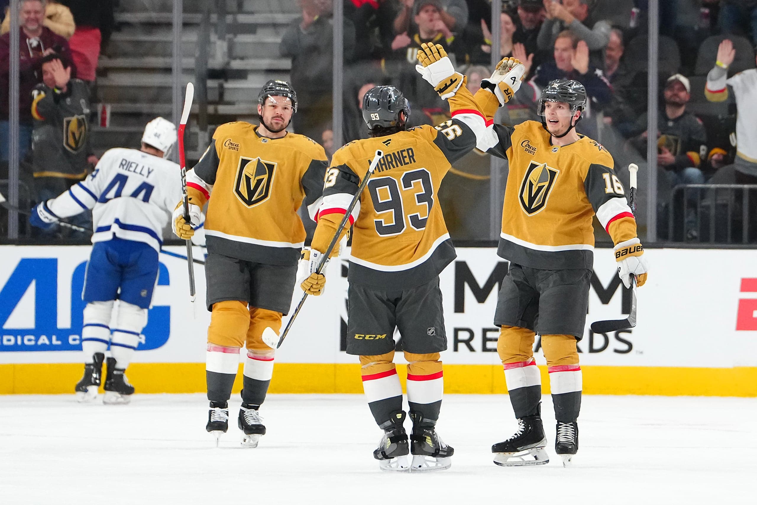 VHN Daily: Golden Knights Clinch, Henderson Rolls On, Hart’s Hot Return