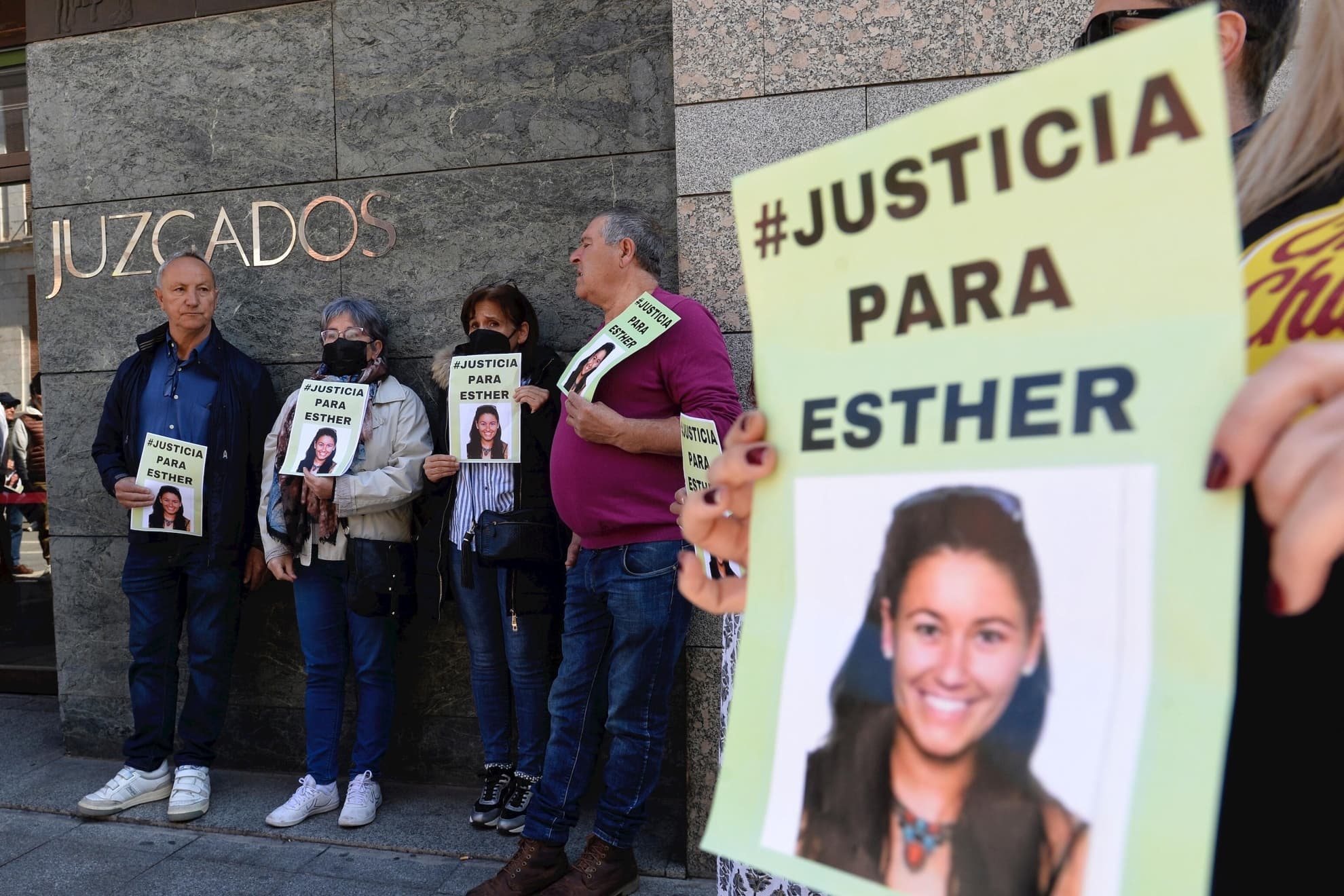 Cartel en el que se pide justicia en el caso de Esther López