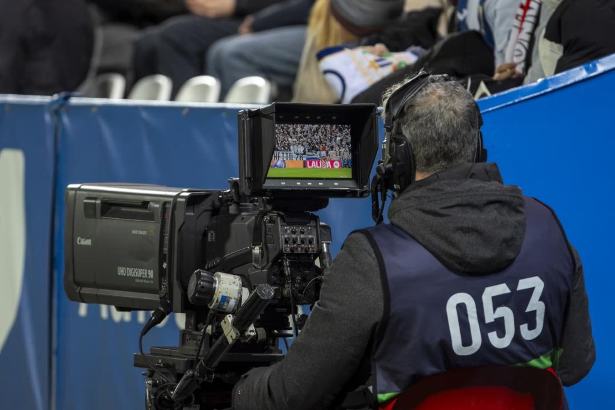 La cámara en un estadio de fútbol