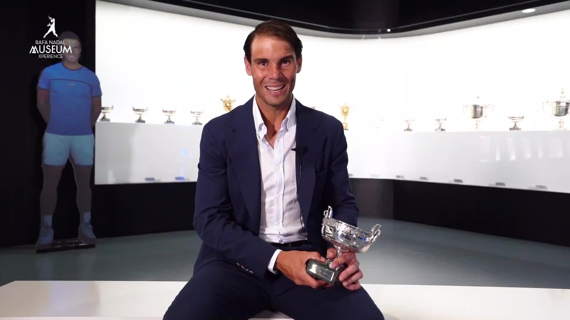Nadal deposita su 12º título de Roland Garros en el Rafa Nadal Museum