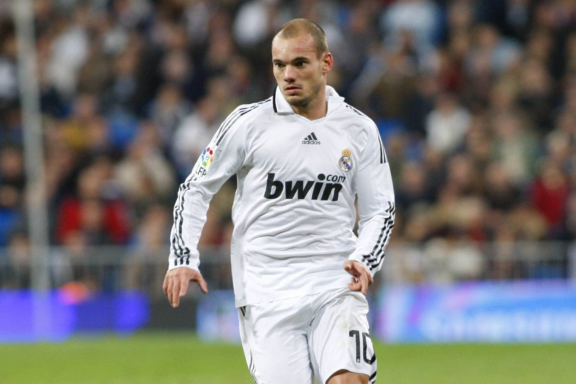 Sneijder durante un partido con el Real Madrid.