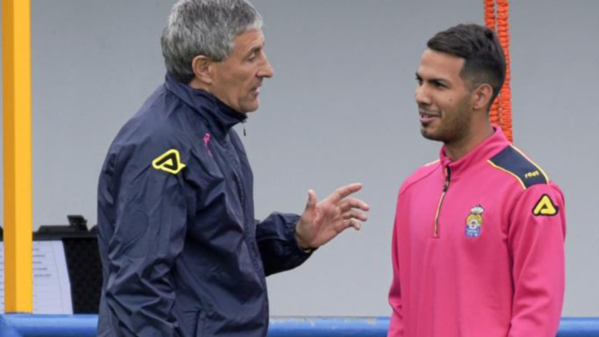 Setién, durante su época en Canarias.