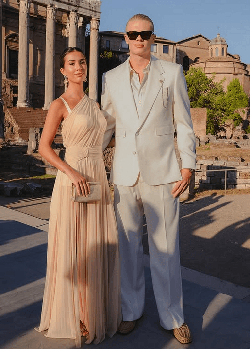 Haaland confiesa un detalle "vergonzoso" sobre su relación con su novia Isabel Haugseng Johansen