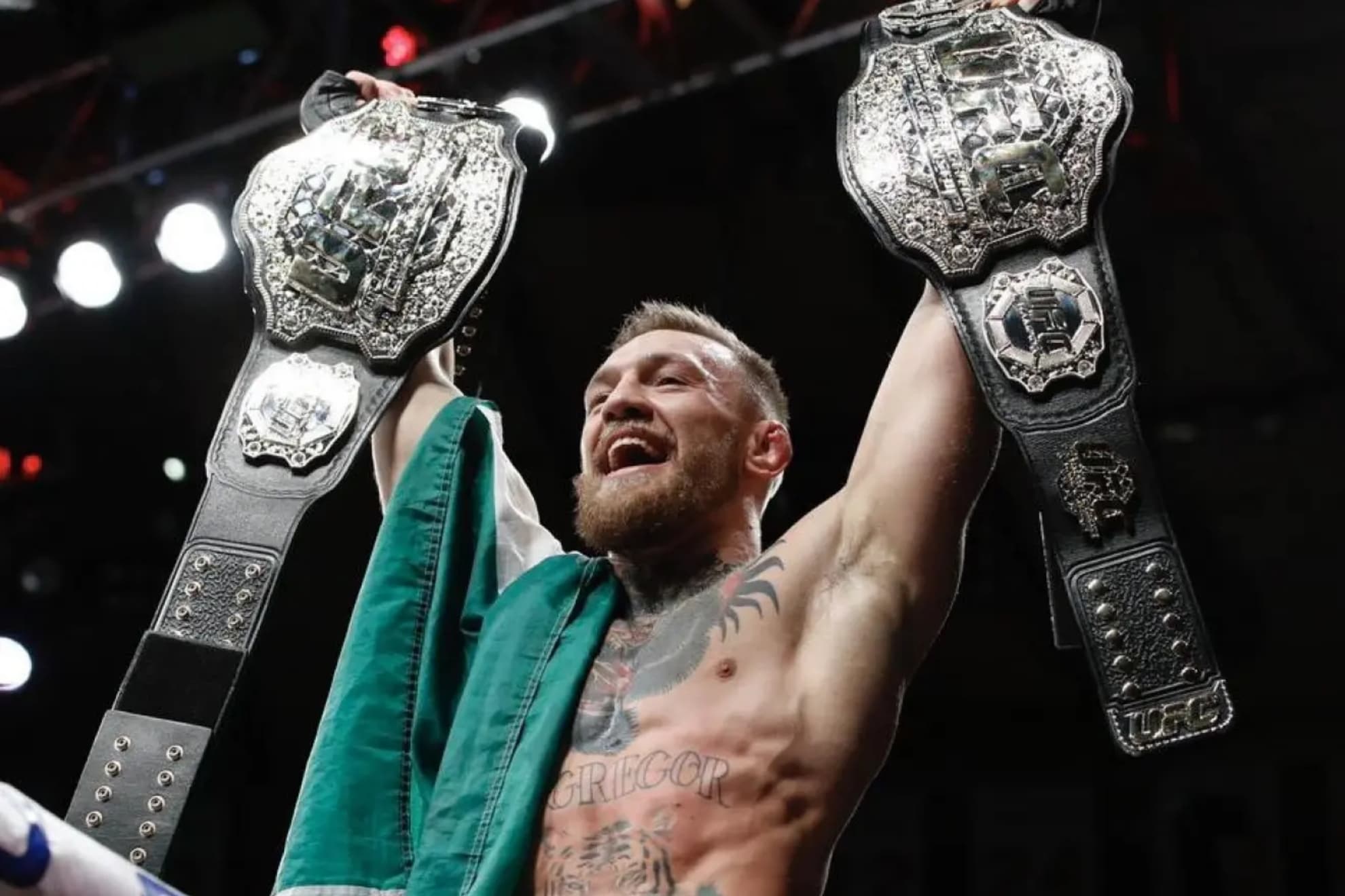 'The Notorious'. El primer doble campeón simultáneo de la compañía.