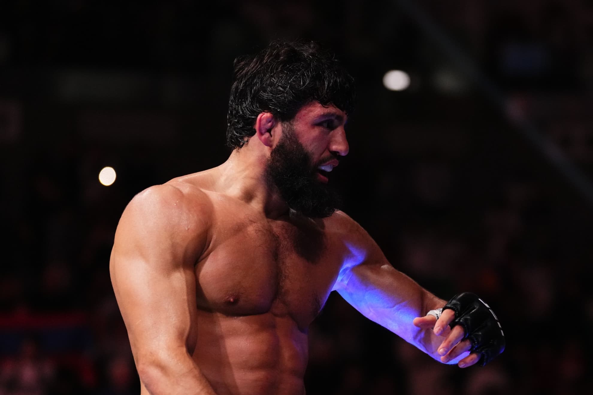 Arman Tsarukyan celebra su triunfo ante Hooker.