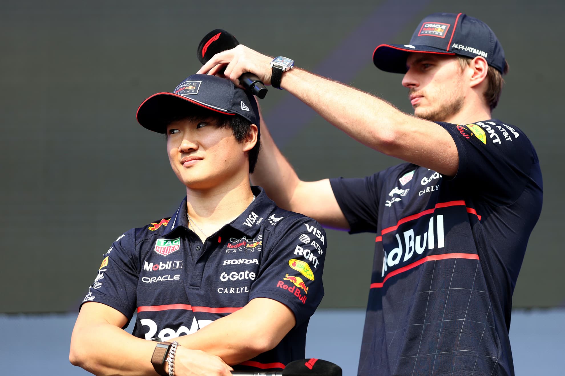 Max Verstappen, detrás de Yuki Tsunoda.