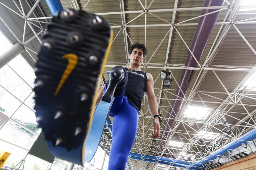 Alberto Ávila posa para MARCA en el CAR de Madrid.