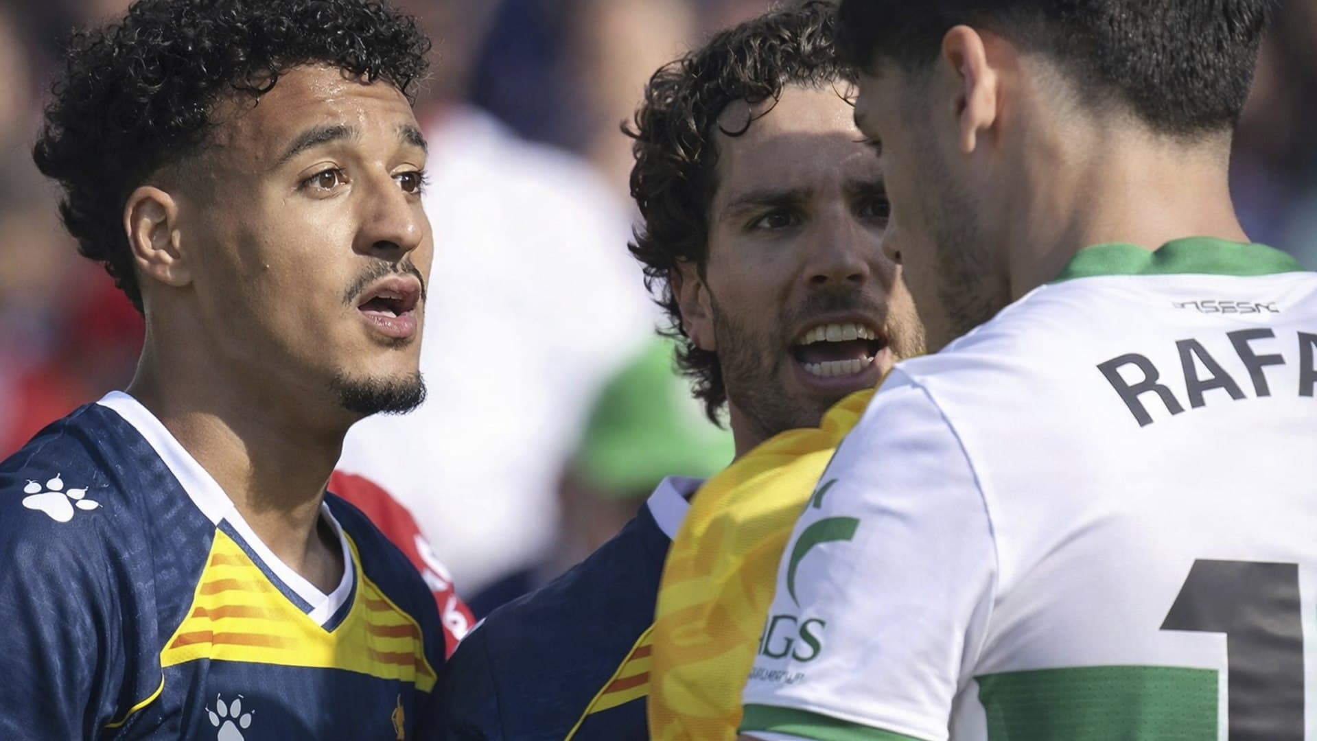 El jugador del Espanyol, El Hilali, acusó a Rafa Mir de decirle "viniste en patera", tal y como recogió el acta del encuentro.