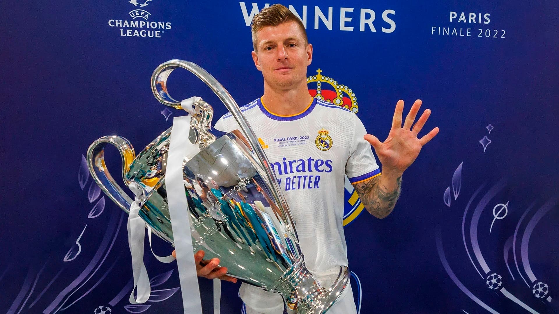 Toni Kroos celebrando su quinta Champions en 2022.