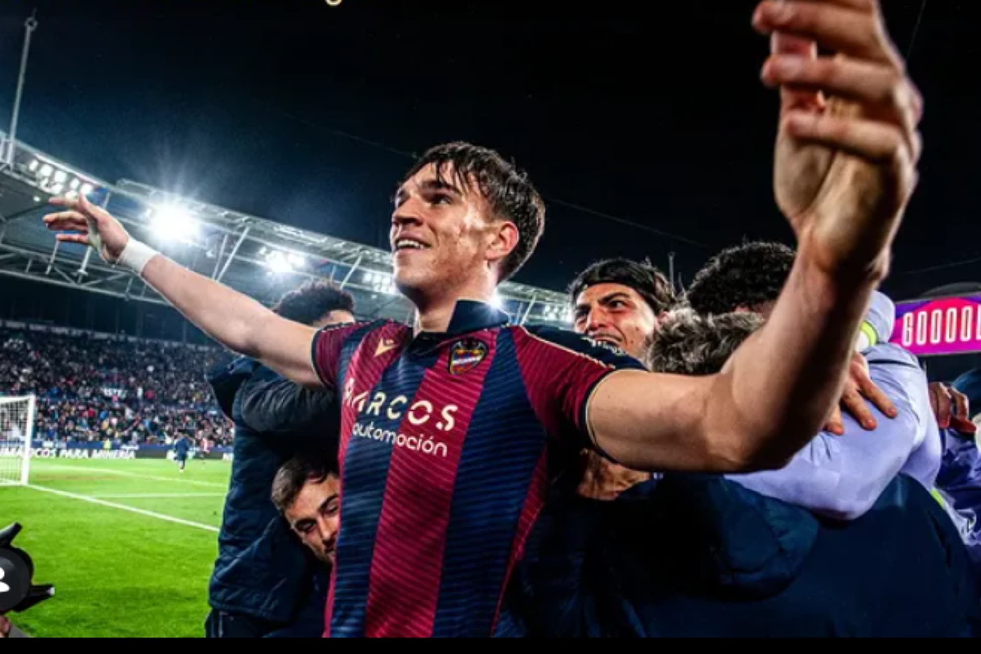 Espí y sus 194 centímetros bien compensados con el gol.