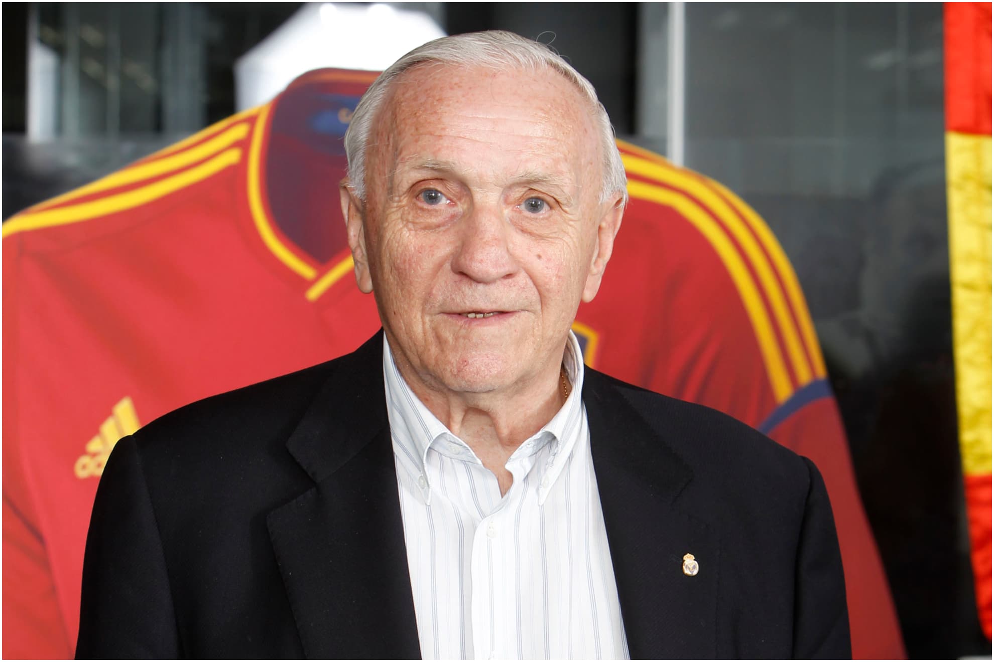 Santamaría, con la camiseta de España detrás.