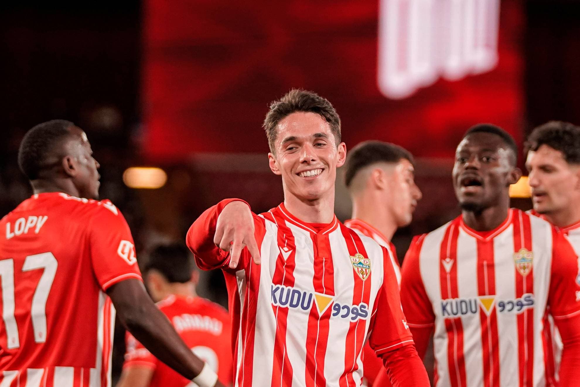 Sergio Arribas celebra uno de sus goles a la Real Sociedad B.
