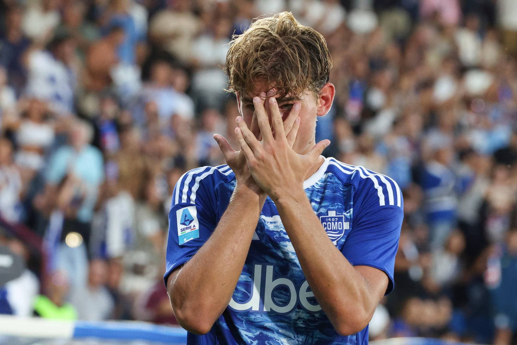 Nico Paz durante un partido con el Como.