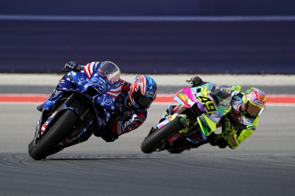 Ogura, cuarto, delante de Di Giannantonio.