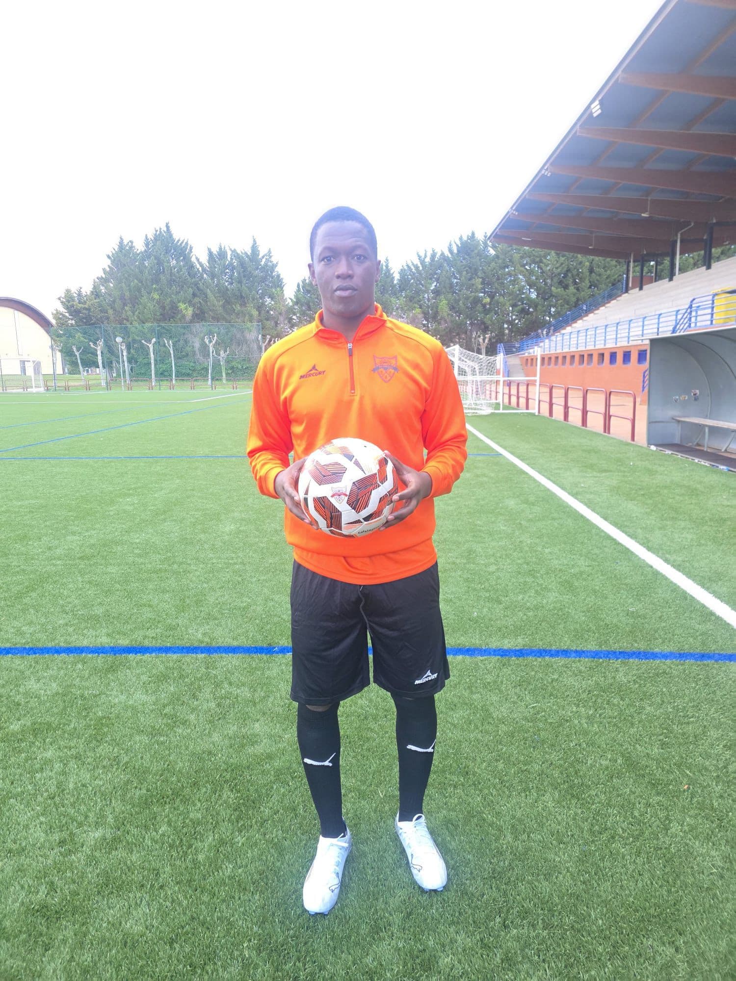 Pape, durante uno de sus primeros entrenos en Logroño.