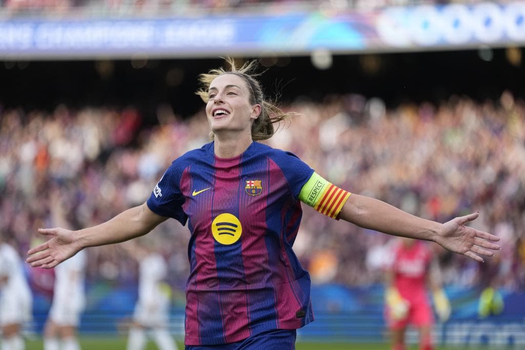 Alexia Putellas celebra el primer gol del Barcelona ante el Real Madrid en el Camp Nou.