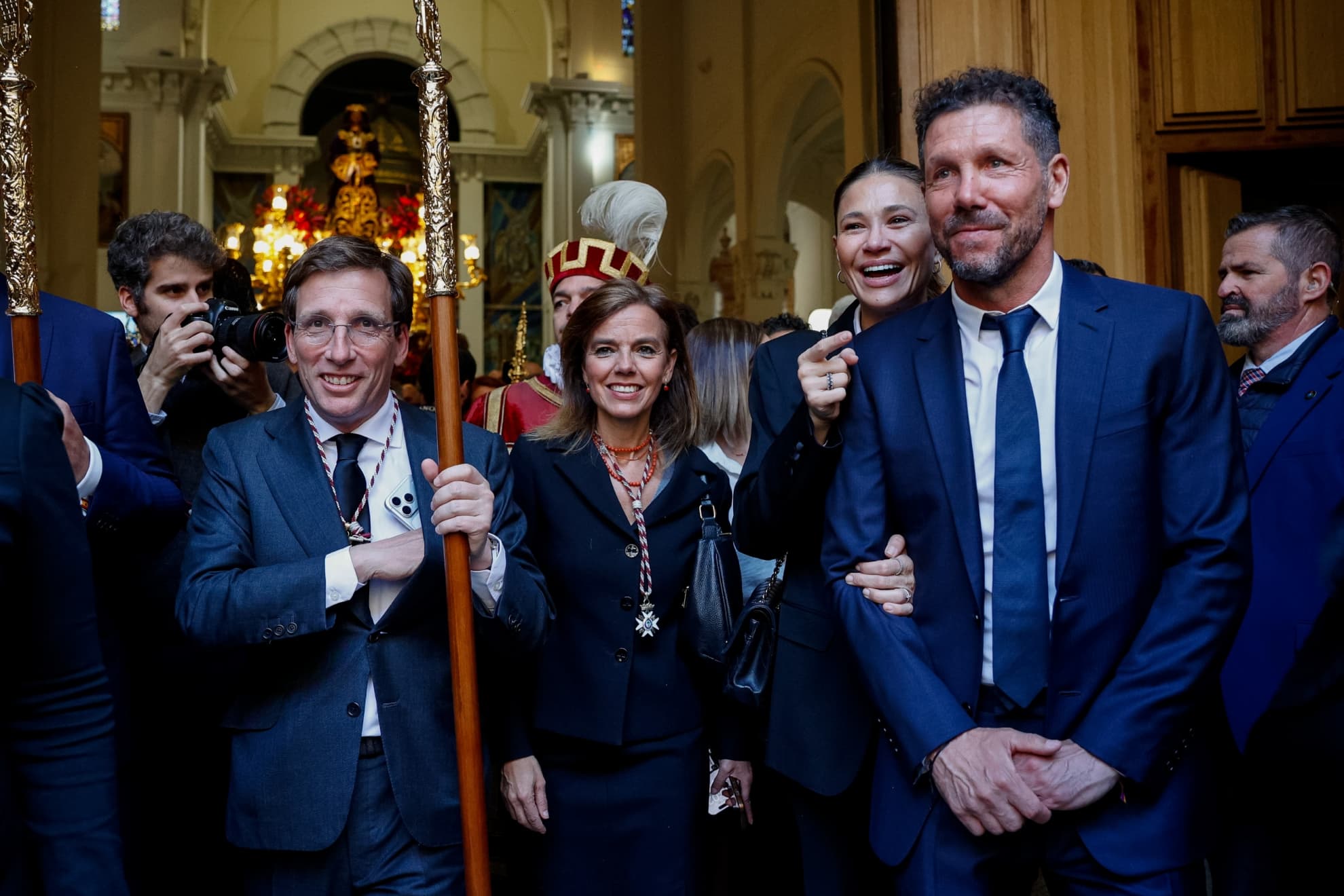 José Luis Martínez-Almeida y Diego Simeone, en la procesión del Jesús Nazareno de Medinaceli de Madrid.