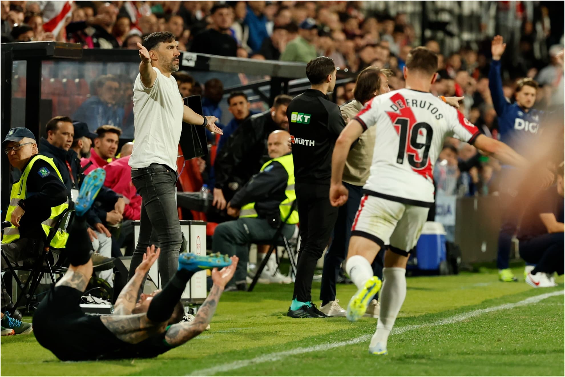 Sarabia durante el partido ante el Rayo.
