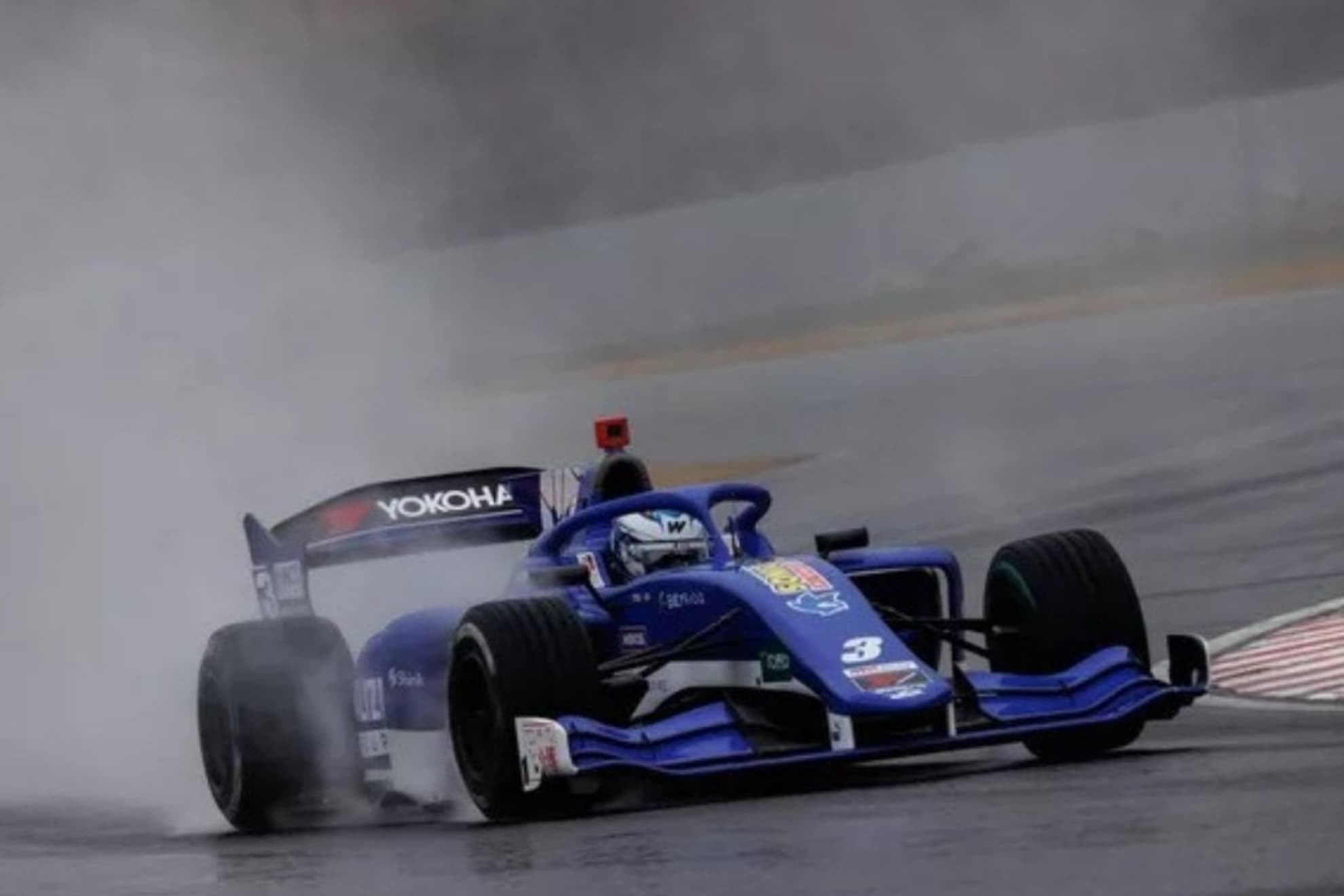 Luke Browning, en acción.