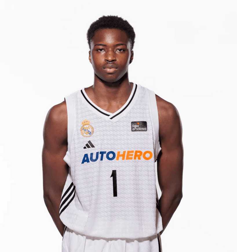 Gildas Giménez debutó con el Madrid con 17 años y en 2025 fichó por CIA Bella Vista College Preparatory School