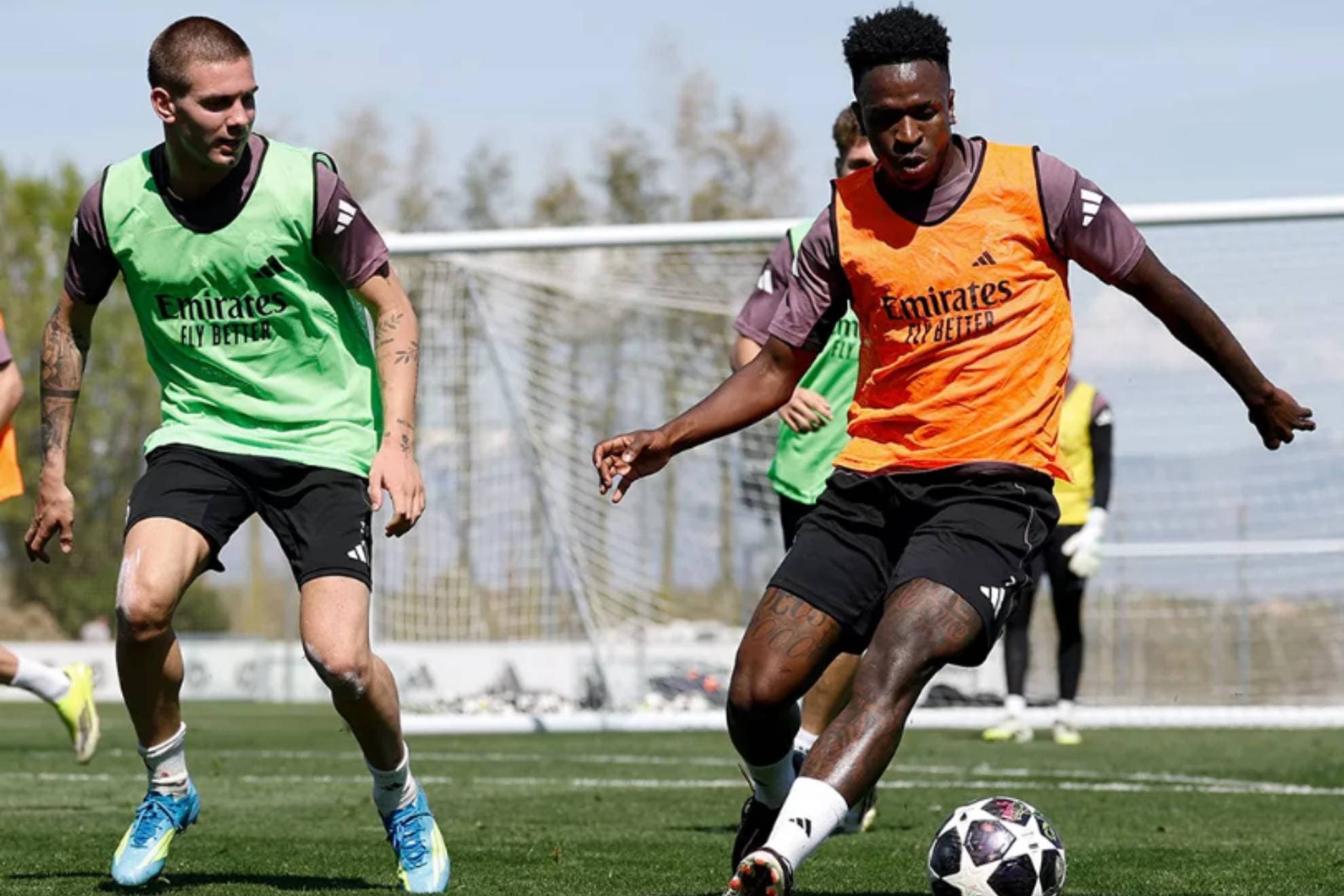 Vinicius y Mastantuono, en el entrenamiento en Valdebebas.