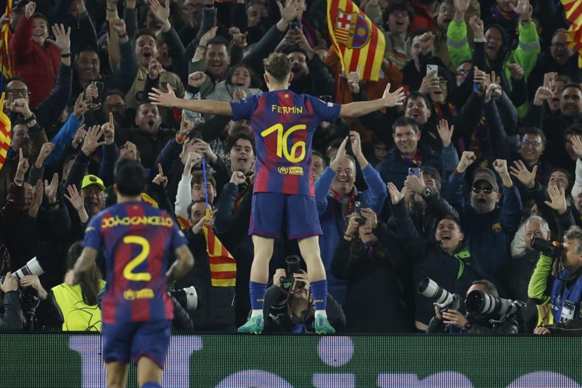 Fermín celebra un gol en el Spotify Camp Nou.