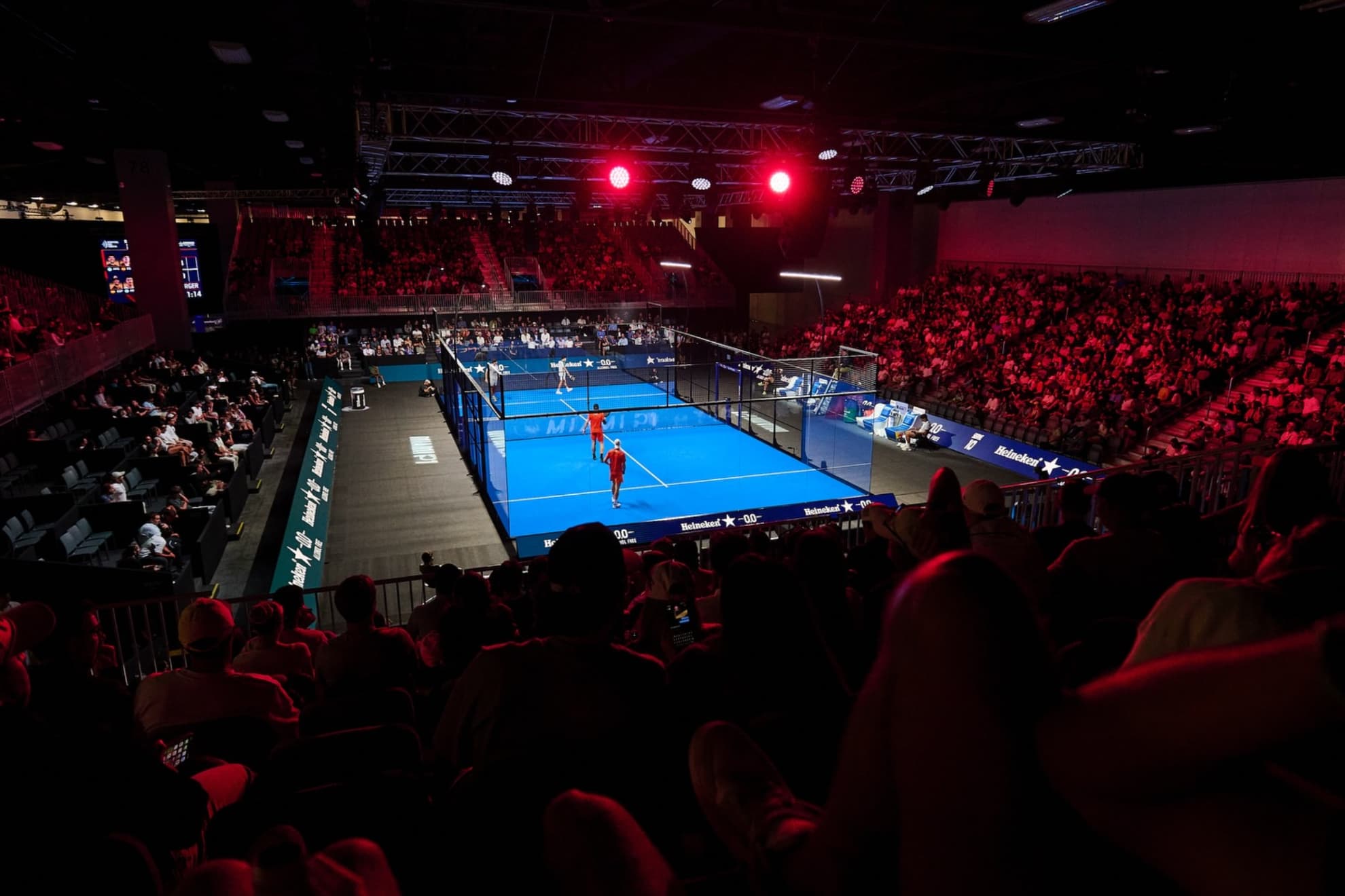 Las gradas del Miami P1 llenas.