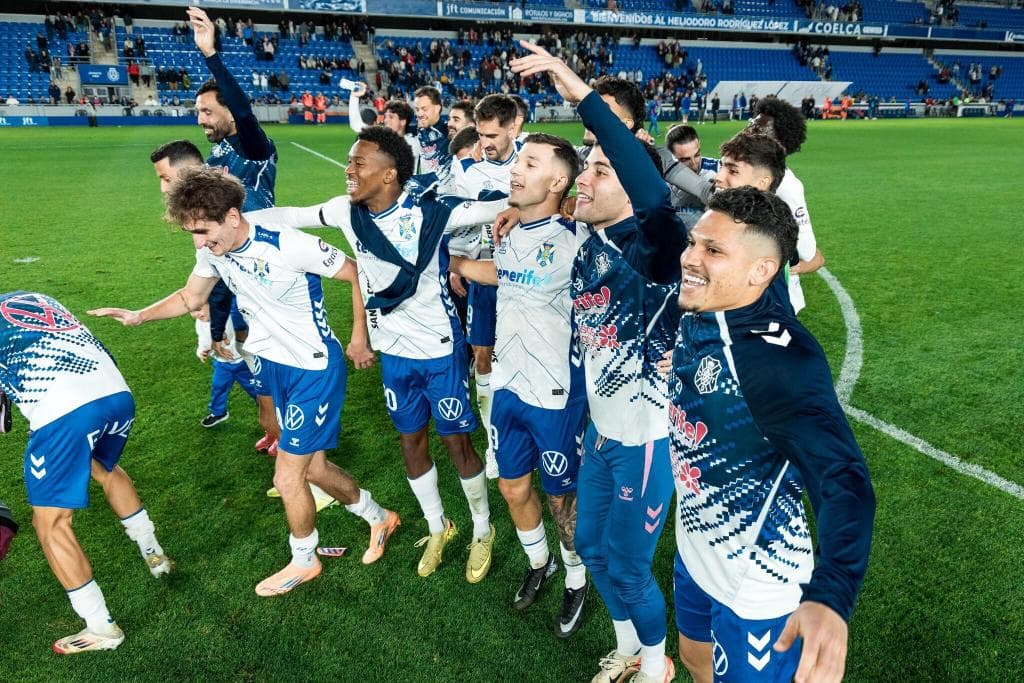 Los jugadores del Tenerife celebran una victoria