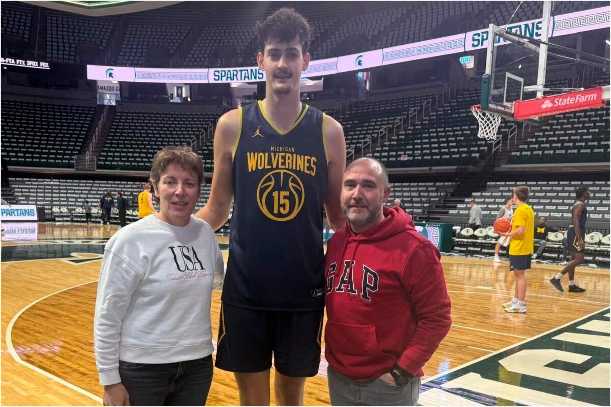 Aday Mara con Chus Mateo y Elisa Aguilar