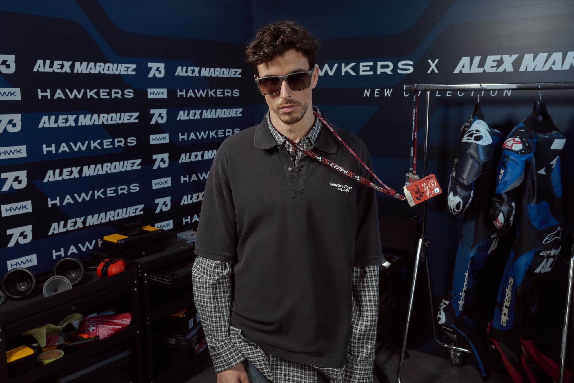 Álex Márquez, con sus gafas.