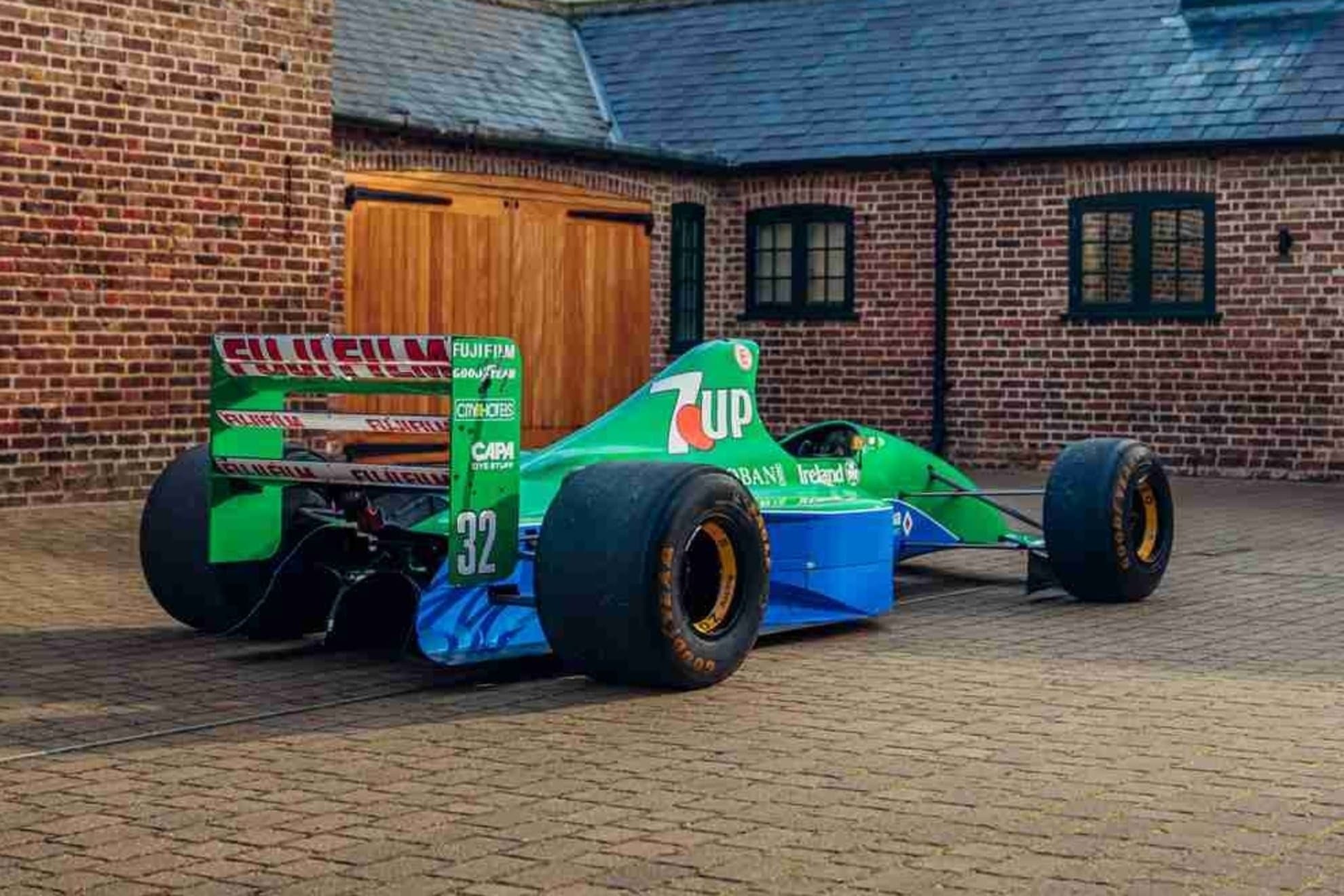 Su línea era sencilla y muy atractiva.