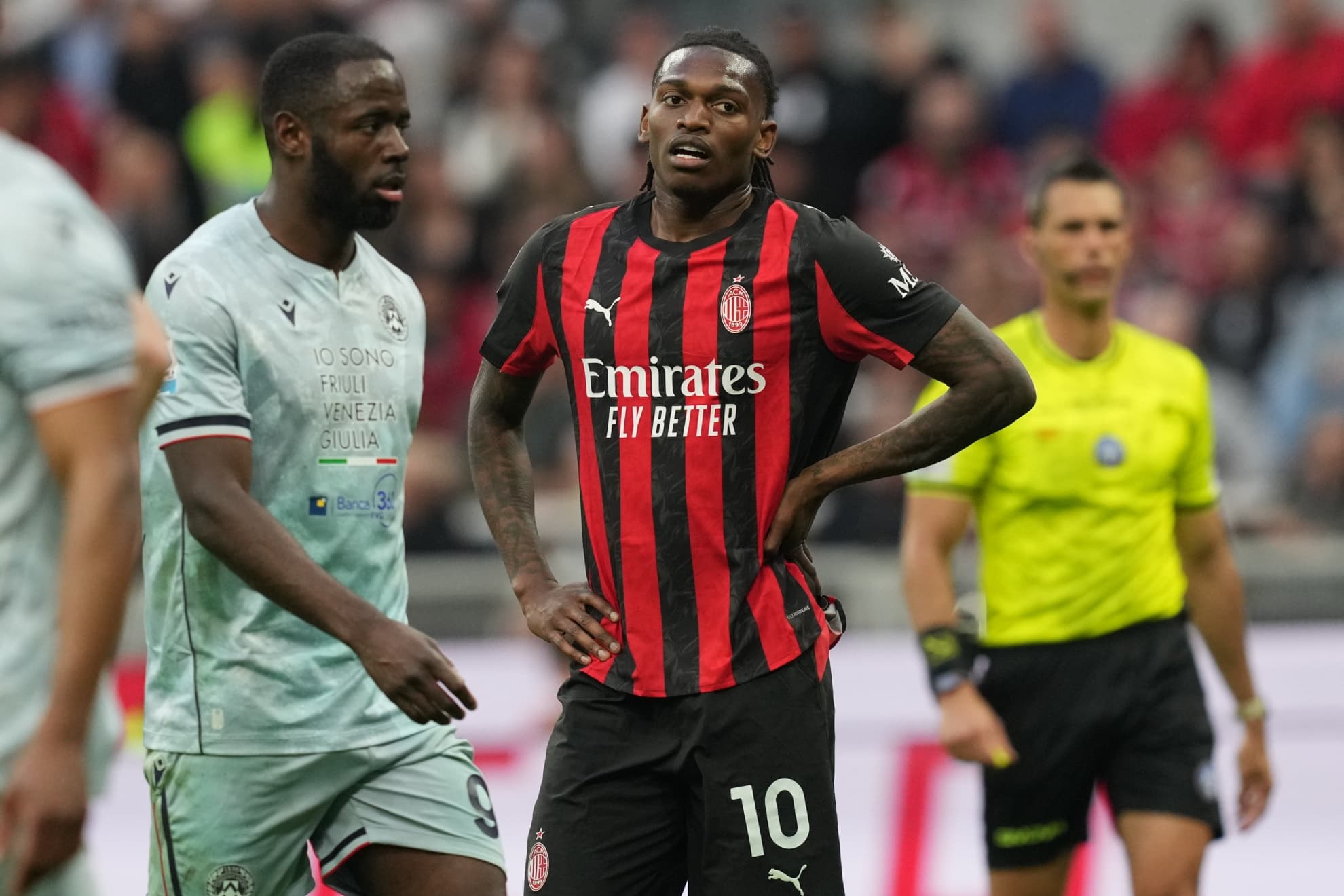 El Milan cayó 0-3 contra el Udinese.