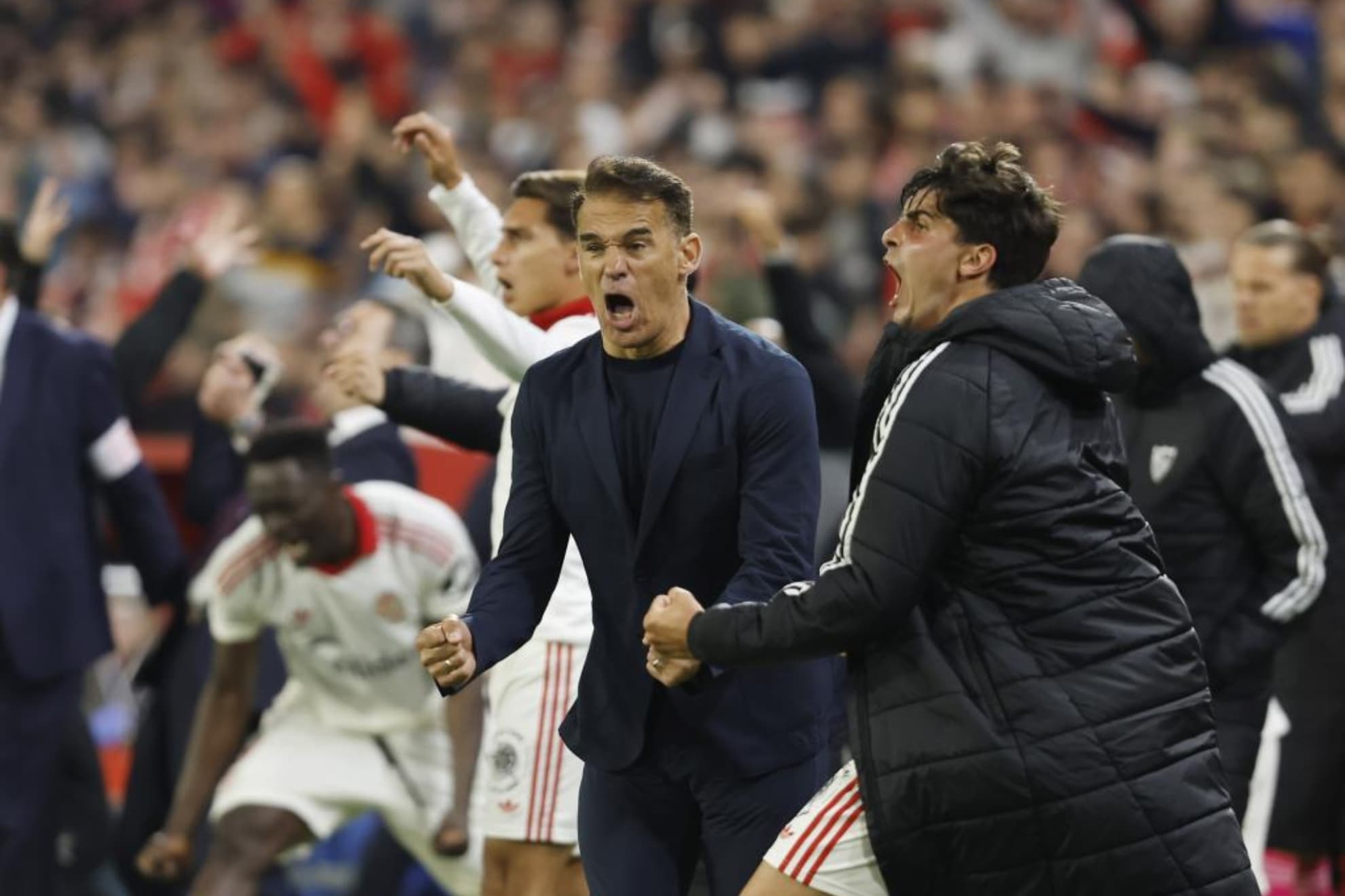 Luis García Plaza celebra uno de los dos goles del Sevilla ante el Atlético.