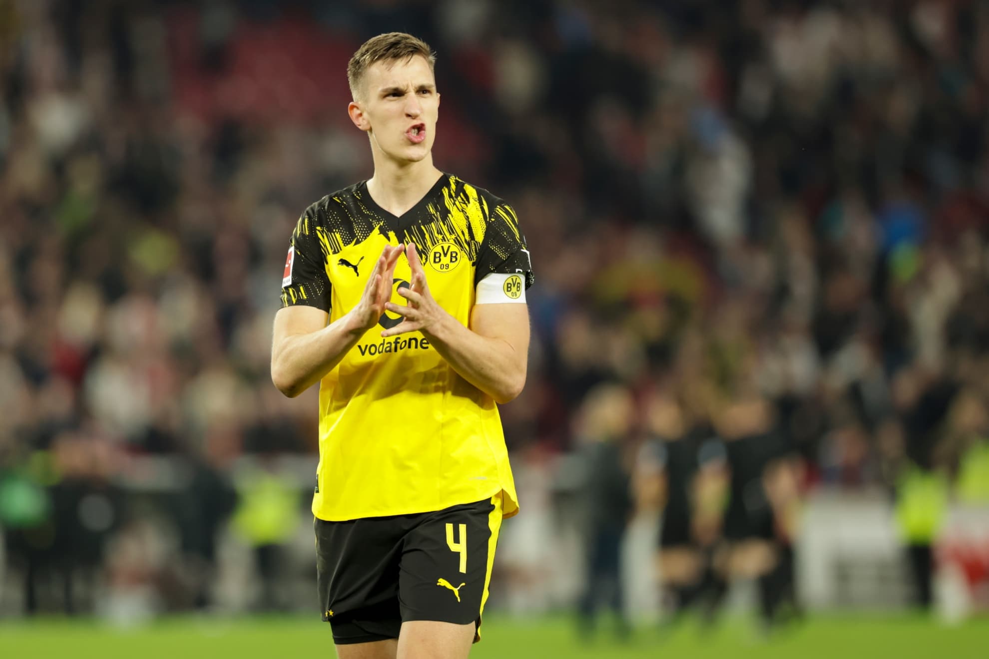 Schlotterbeck, durante un partido con el Borussia Dortmund.