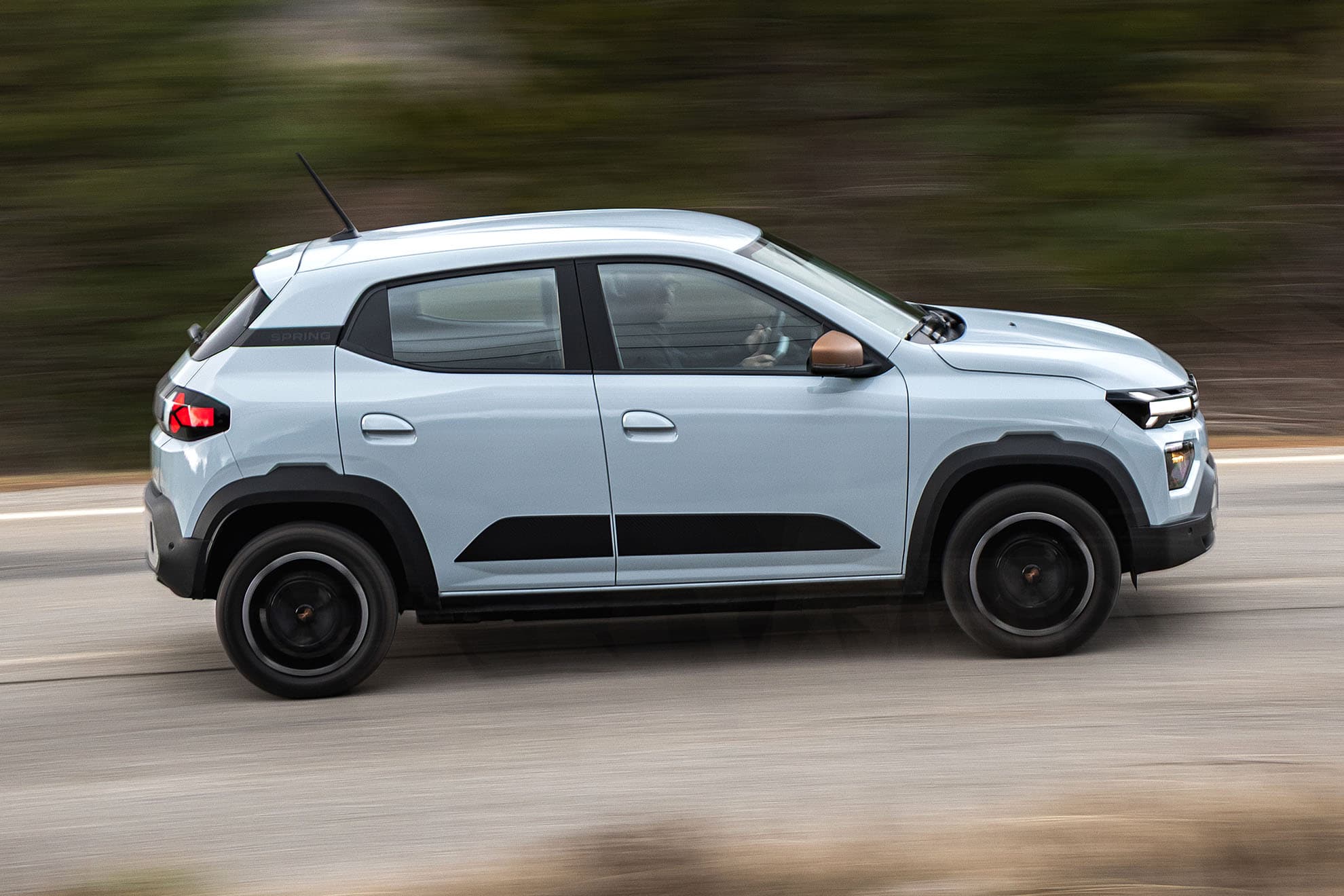 Sigue siendo un coche para ciudad, pero más capaz fuera de la metrópoli.