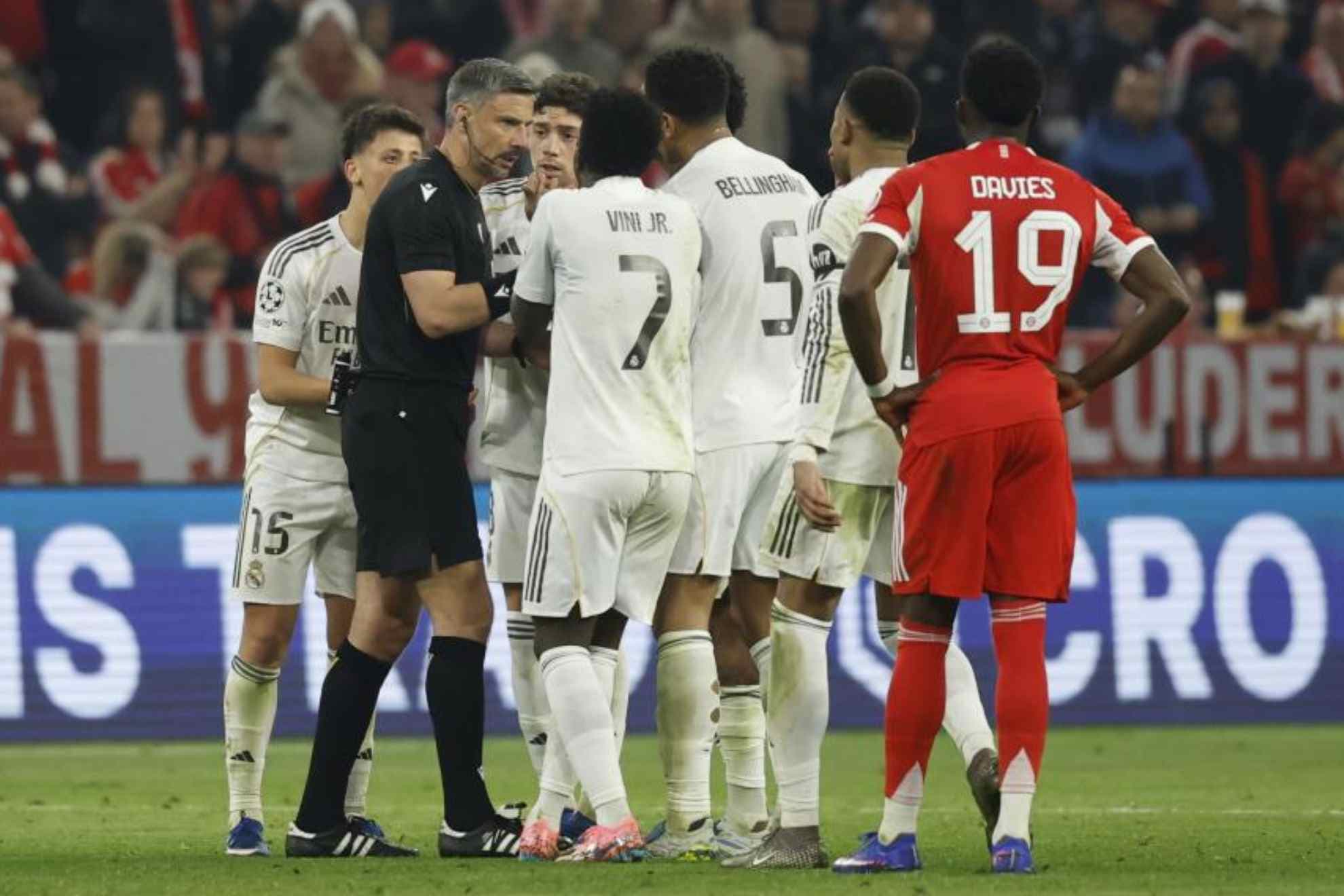 15 04 23 43 177703291 (1)