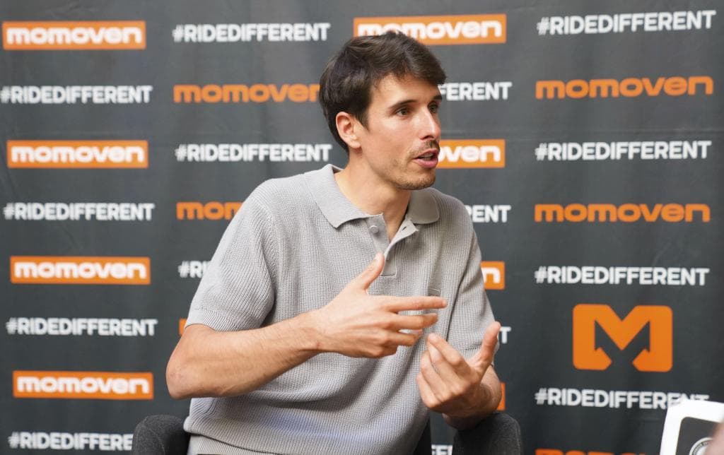 Álex Márquez, con Momoven