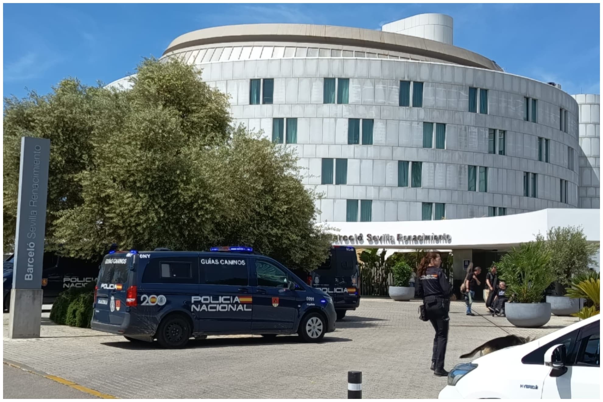 Presencia policial en el hotel de concentración del Atlético.