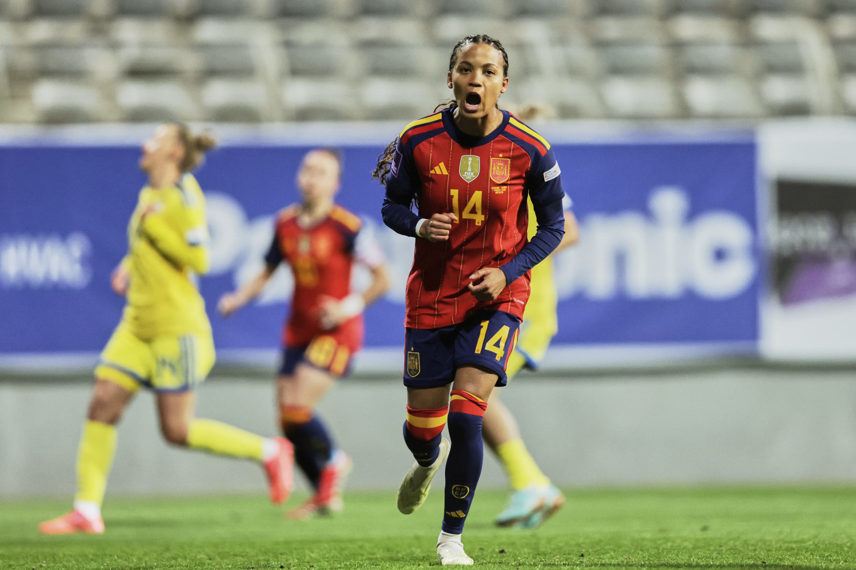 Vicky López celebra un gol ante Ucrania en Turquía