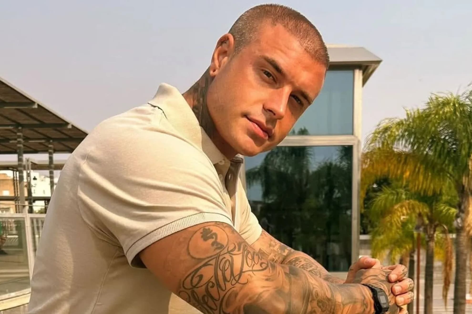 Adrián Rodríguez es condenado a seis meses de prisión tras reconocer haber agredido a varios agentes de policía