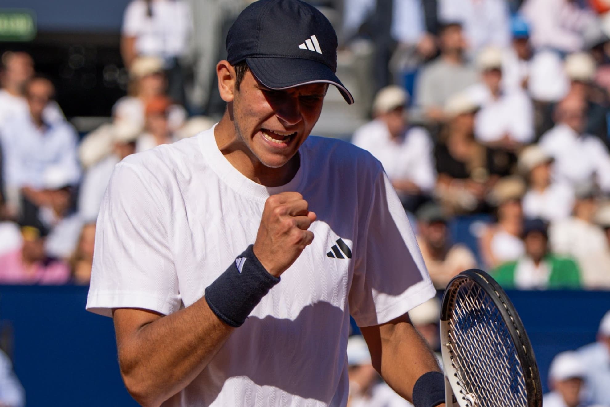 Jódar levanta el puño.