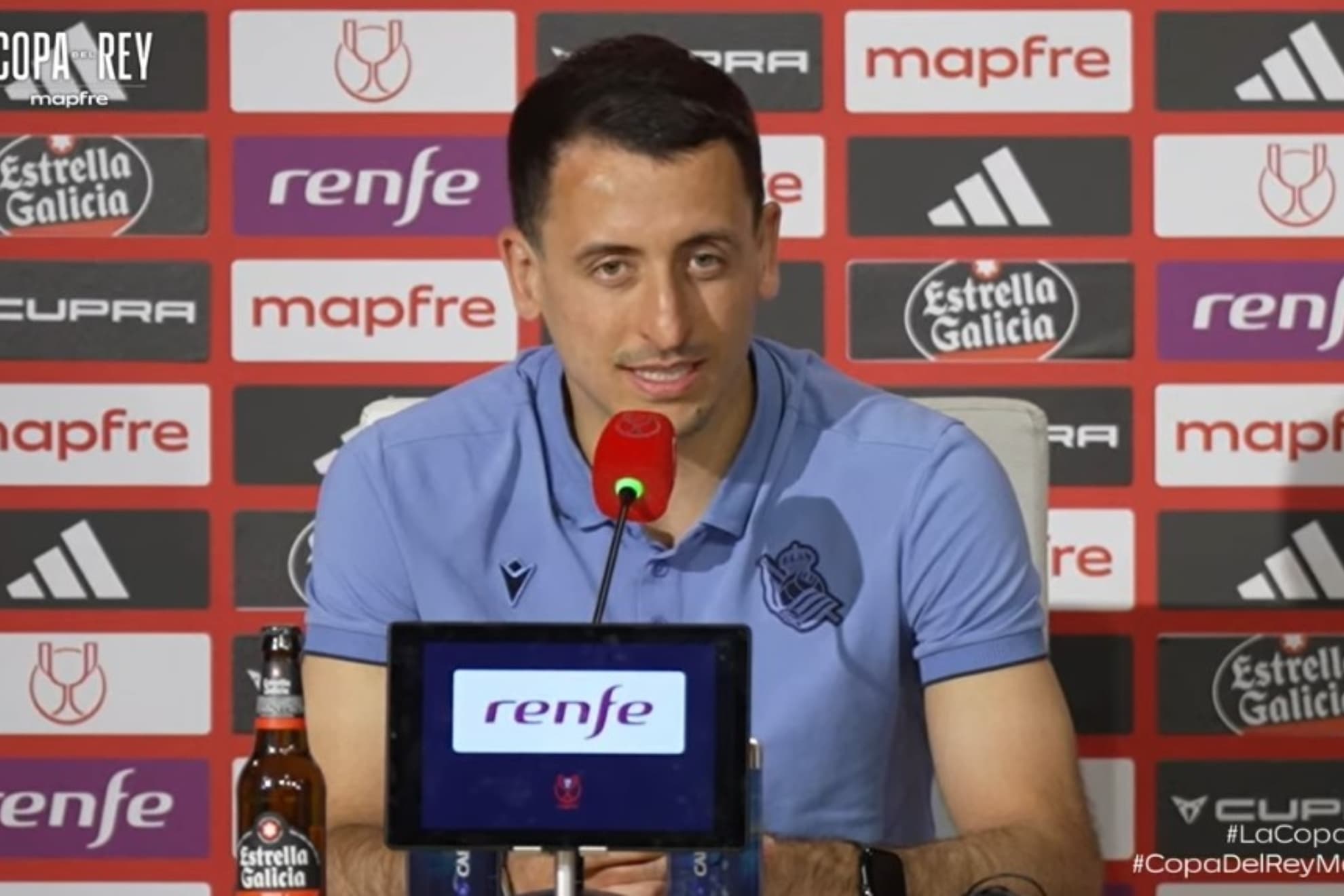 Mikel Oyarzabal, durante la rueda de prensa que ha ofrecido en Sevilla.