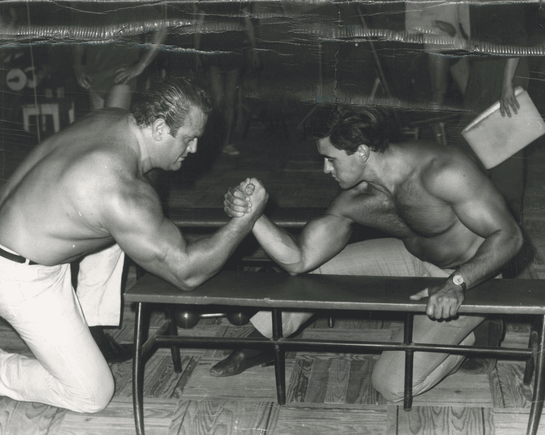 El 'desafío del pulso' con Hércules Cortés: 100.000 pesetas en juego.