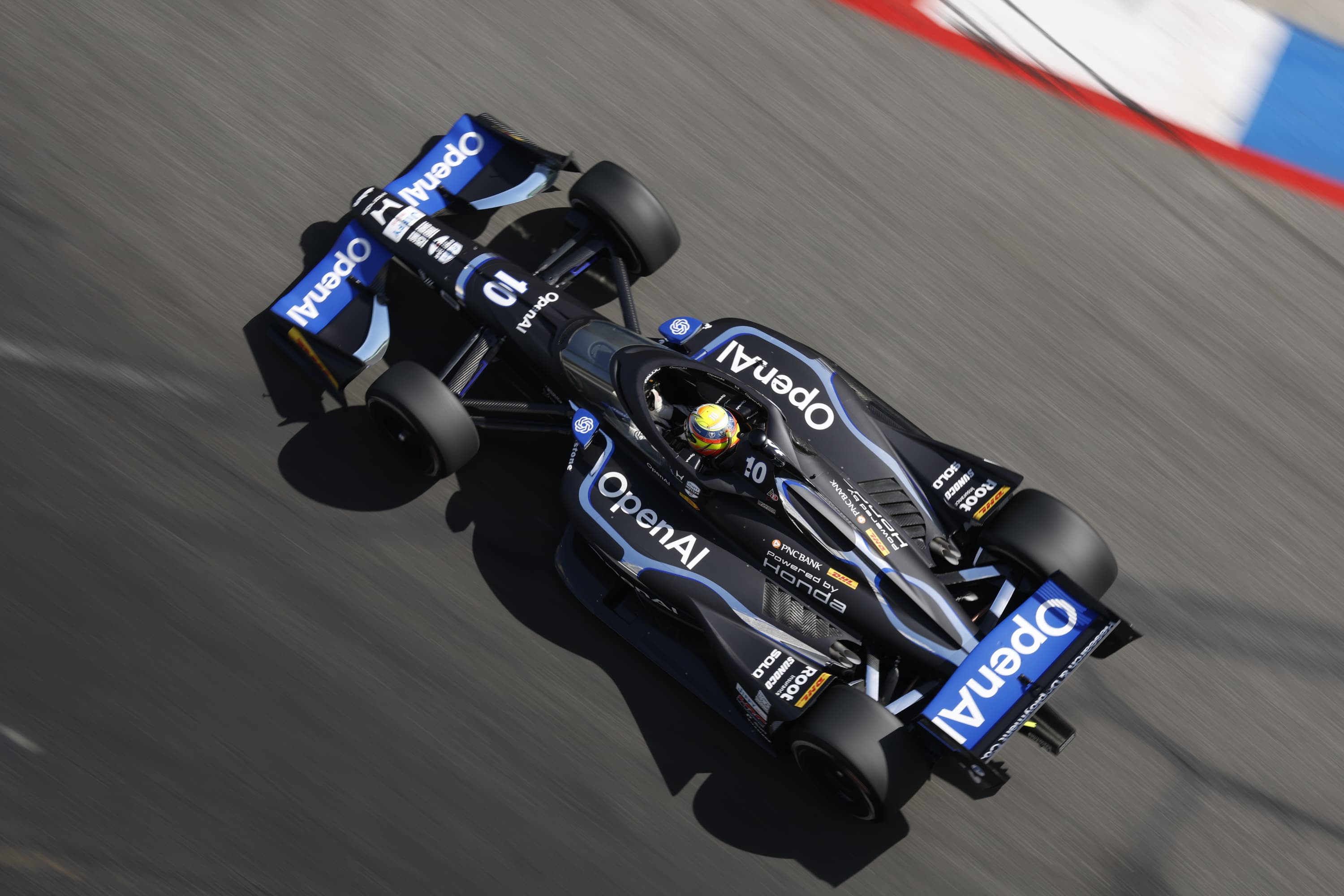 Álex Palou estuvo cerca de la pole en Long Beach, pero se le escapó en la última curva