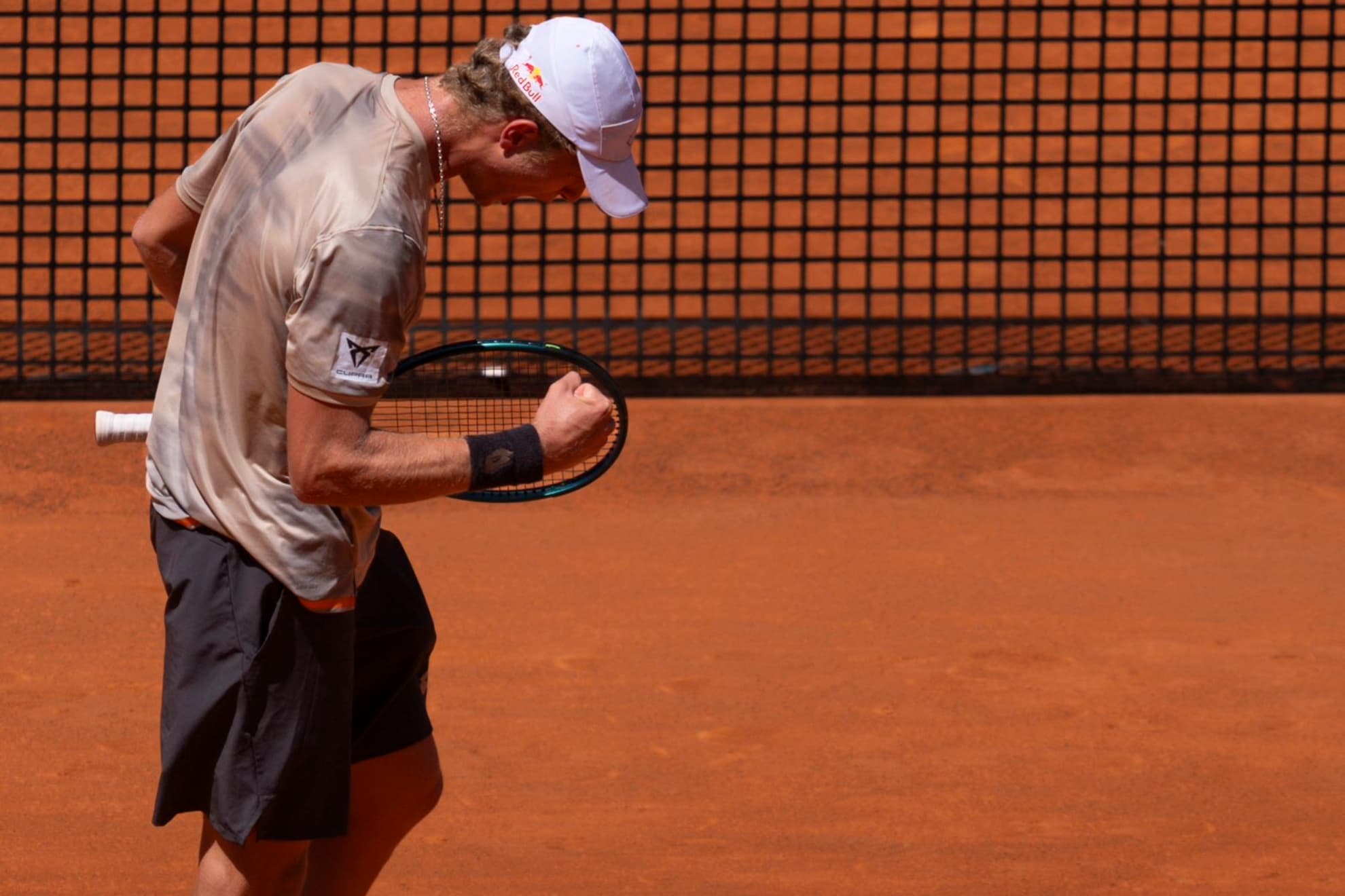 Landaluce celebra un punto.