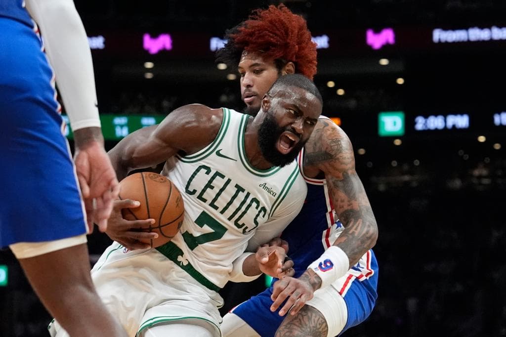 Jaylen Brown bota ante Kelly Oubre Jr.