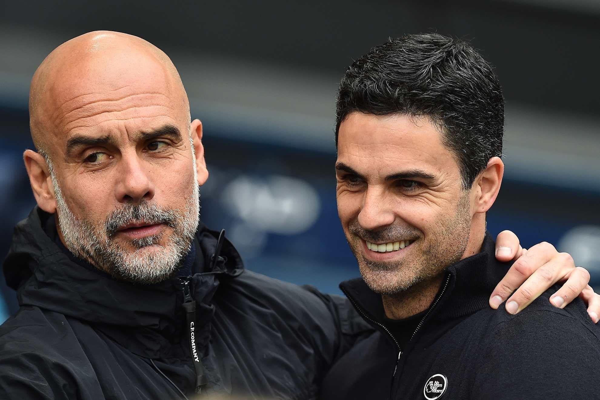 Pep Guardiola y Mikel Arteta se saludan tras su último enfrentamiento en Mánchester