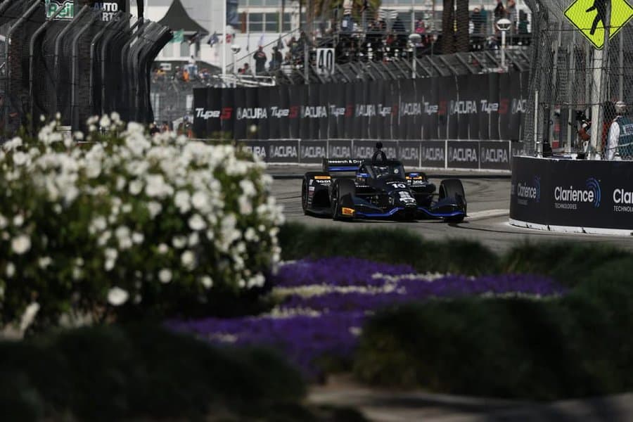 Palou (Ganassi), en el GP de Long Beach.