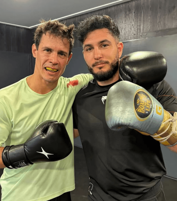 Edu Aguirre en casa de Ilia Topuria con Omar Montes