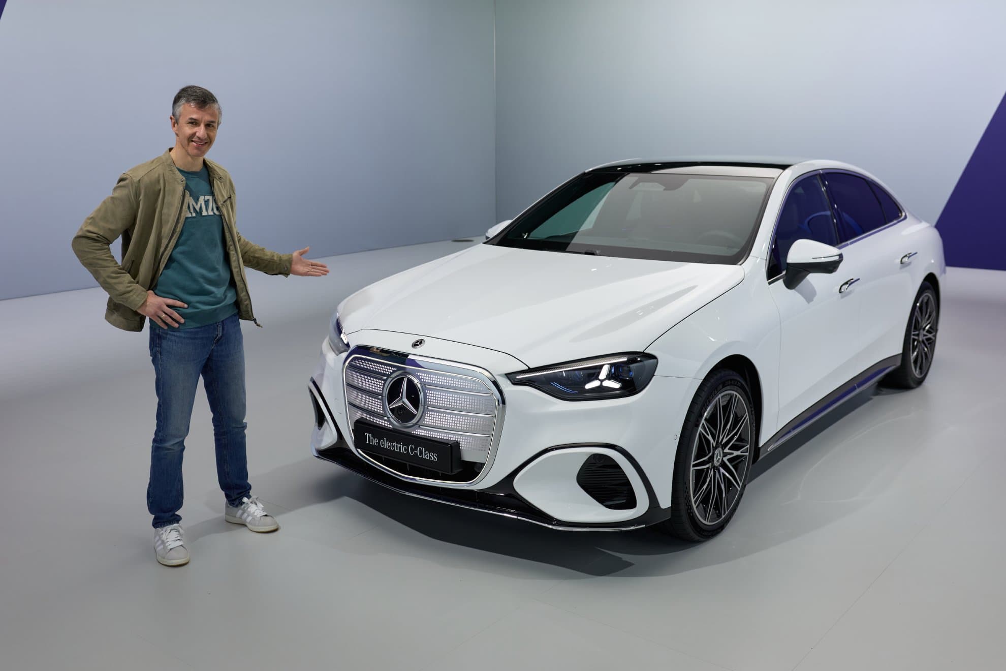 Su parrilla iluminada es resistente a golpes ligeros.